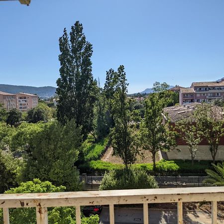 Superbe T2 Proche Des Plages Et Des Commerces Hyères Exterior foto